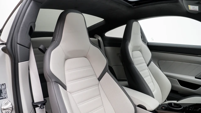 Porsche 911 Image 6