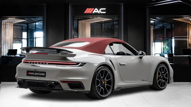 Porsche 911 Image 6