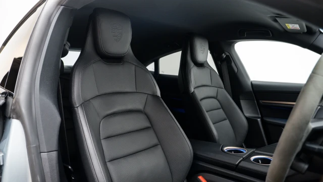 Porsche Taycan Image 6