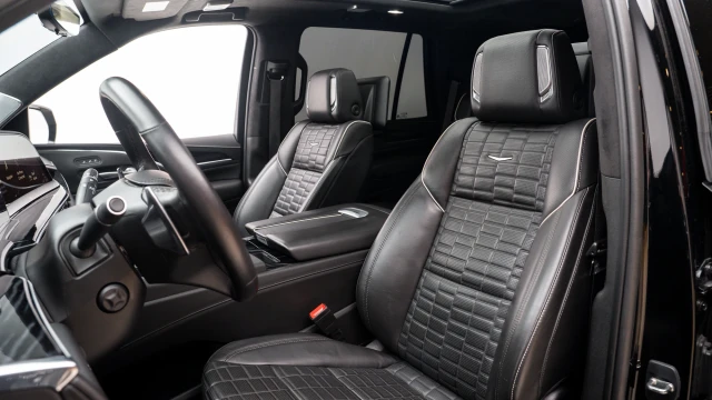 Cadillac Escalade Image 6
