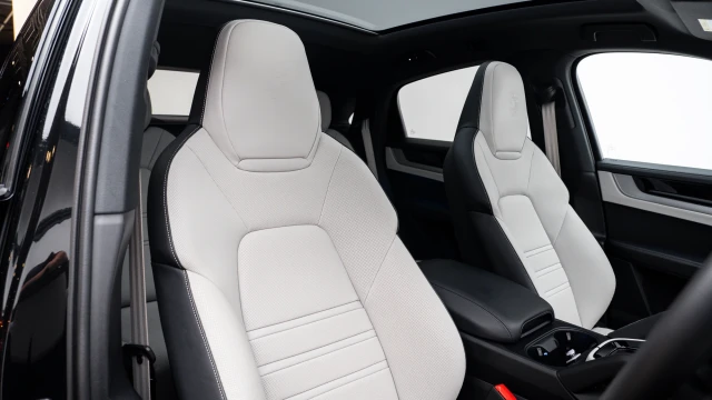 Porsche Cayenne Image 6