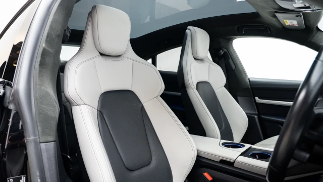 Porsche Taycan Image 6