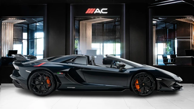 Lamborghini Aventador Image 5