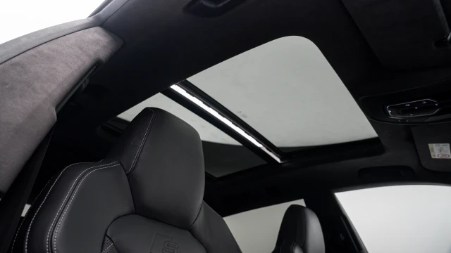 Audi SQ8 Image 7