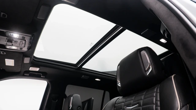 Cadillac Escalade Image 7