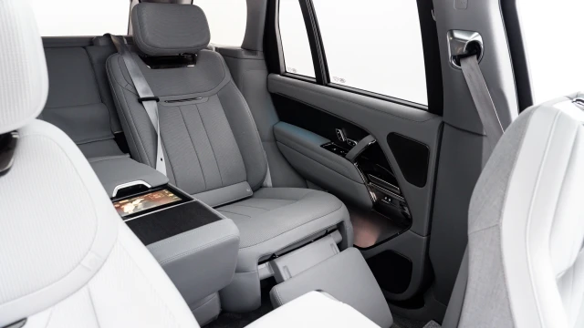 Land Rover Range Rover Image 8