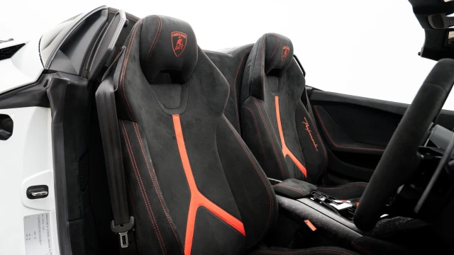 Lamborghini Huracan Image 8
