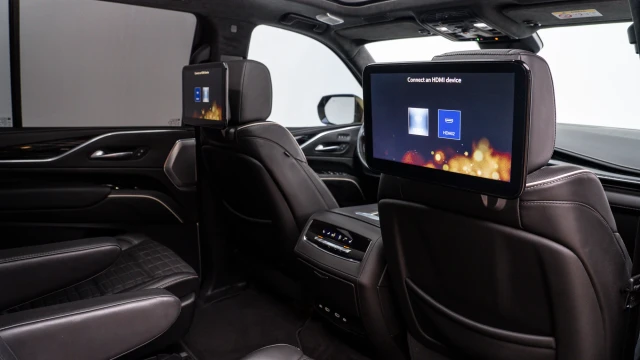 Cadillac Escalade Image 8