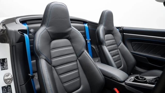 Porsche 911 Image 8