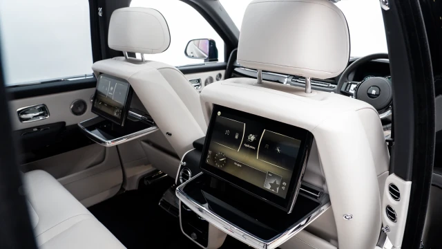 Rolls-Royce Cullinan Image 8