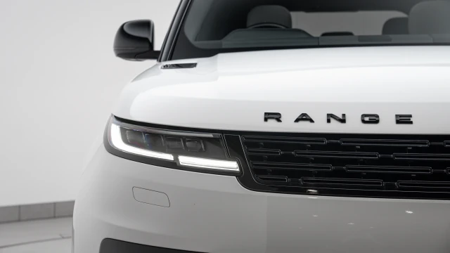 Land Rover Range Rover Sport Image 8
