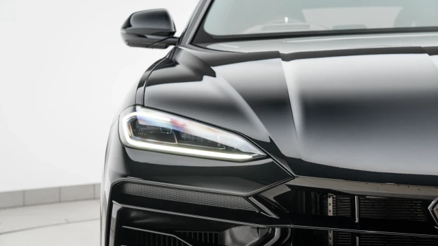 Lamborghini Urus Image 8
