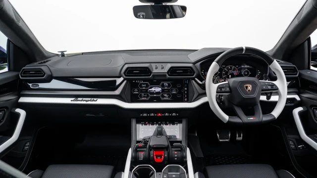 Lamborghini Urus Image 5