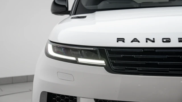 Land Rover Range Rover Sport Image 8