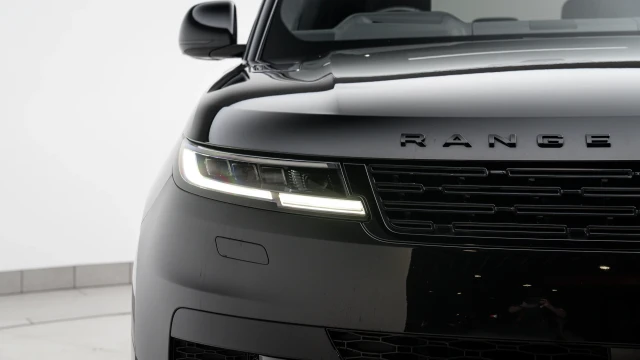 Land Rover Range Rover Sport Image 8