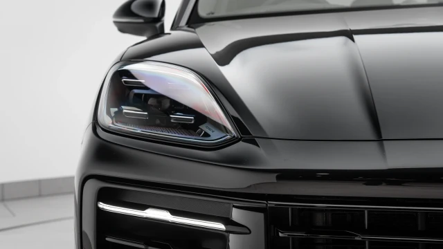 Porsche Cayenne Image 8