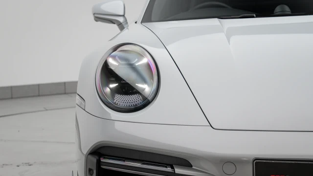 Porsche 911 Image 7