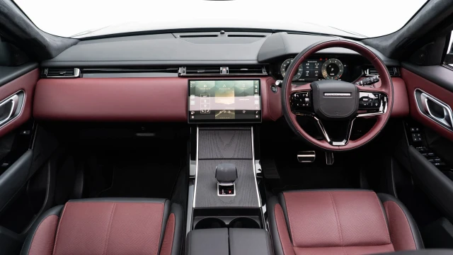 Land Rover Range Rover Velar Image 2