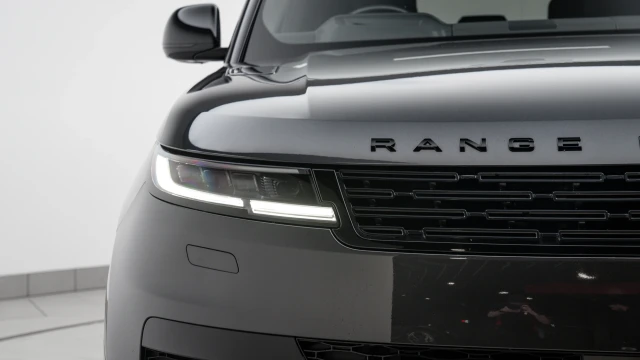 Land Rover Range Rover Sport Image 8