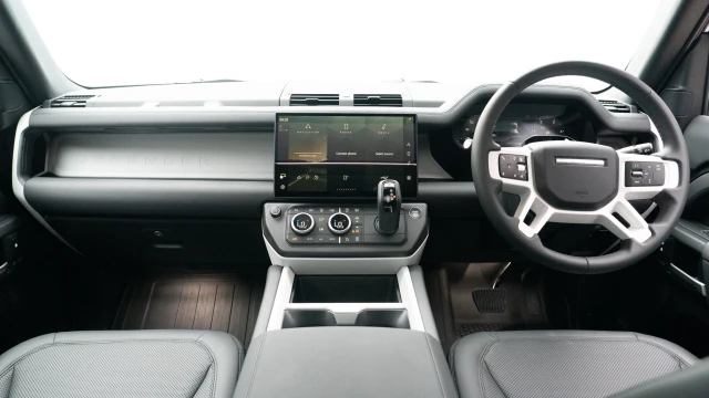 Land Rover Defender Image 2