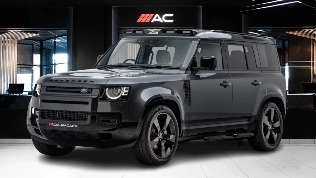 Land Rover Defender Image 1