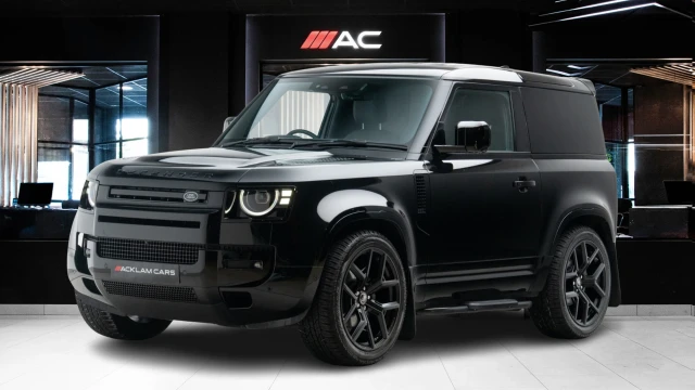 Land Rover Defender Image 1