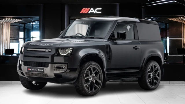 Land Rover Defender Image 1