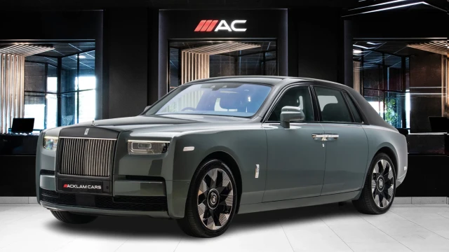 Rolls-Royce Phantom Image 1