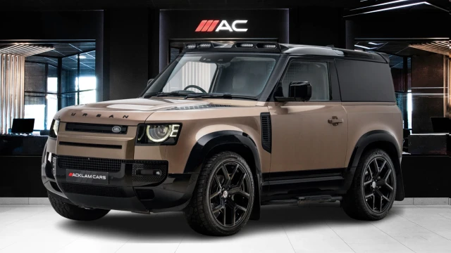 Land Rover Defender Image 1