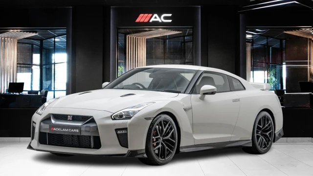 Nissan GT-R Image 1