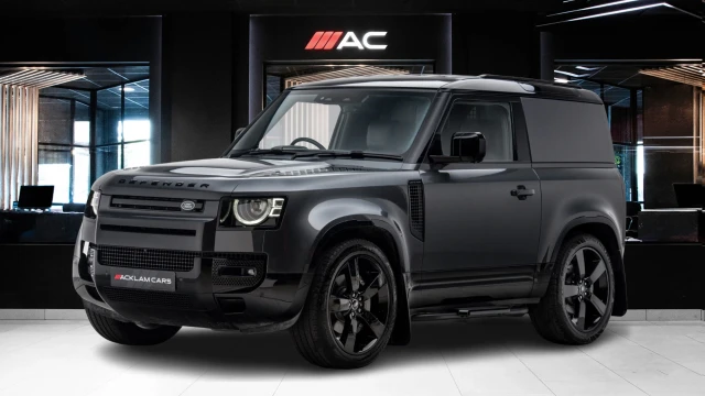 Land Rover Defender Image 1