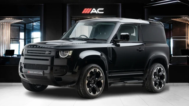 Land Rover Defender Image 1