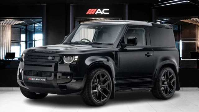 Land Rover Defender Image 1