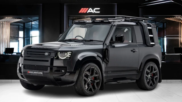 Land Rover Defender Image 1