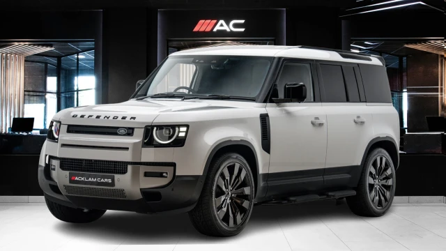 Land Rover Defender Image 1