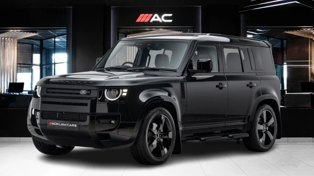 Land Rover Defender Image 1