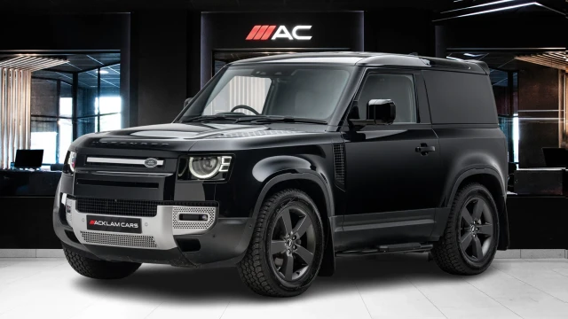 Land Rover Defender Image 1