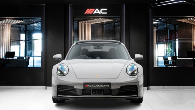 Porsche 911 Image 3