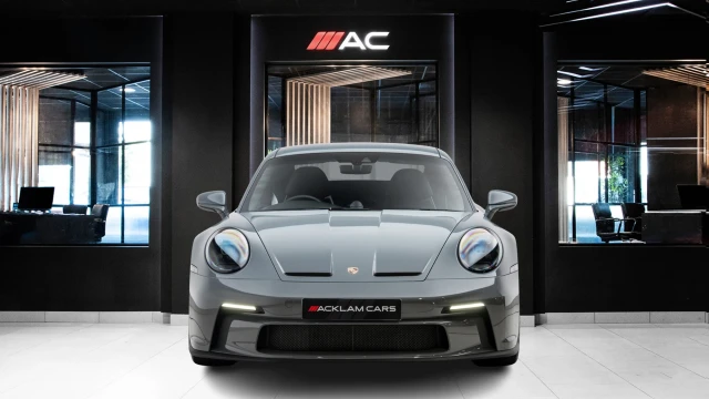 Porsche 911 Image 2