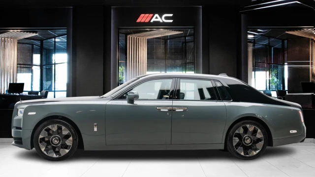 Rolls-Royce Phantom Image 3