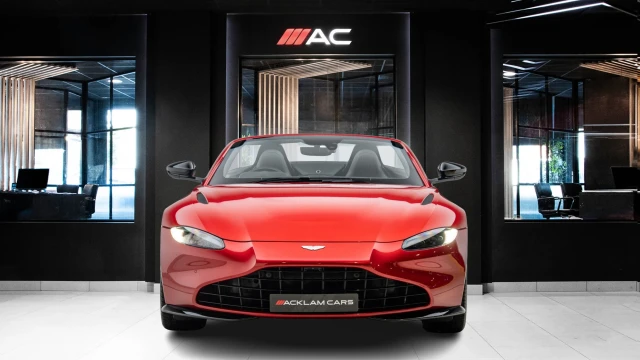 Aston Martin Vantage Image 2