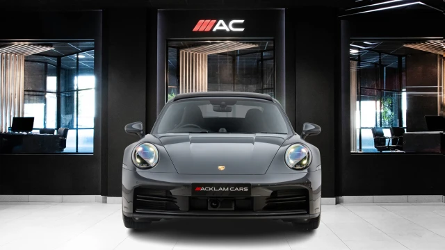 Porsche 911 Image 2
