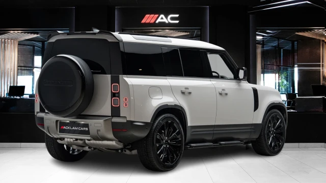 Land Rover Defender Image 2