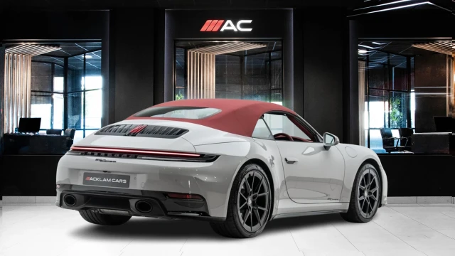 Porsche 911 Image 3