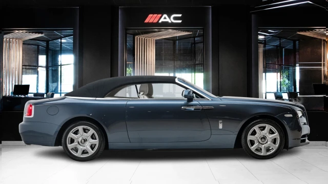Rolls-Royce Dawn Image 3