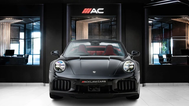 Porsche 911 Image 2