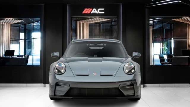 Porsche 911 Image 2