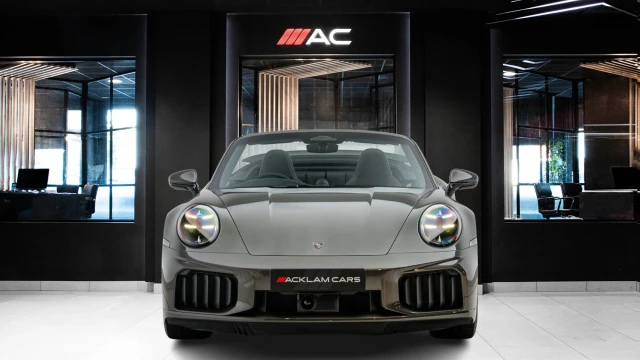 Porsche 911 Image 2