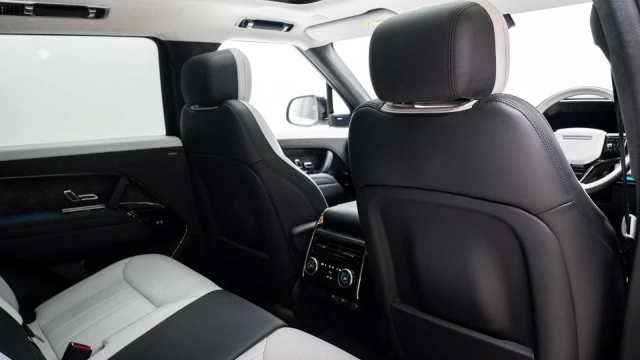 Land Rover Range Rover Sport Image 8