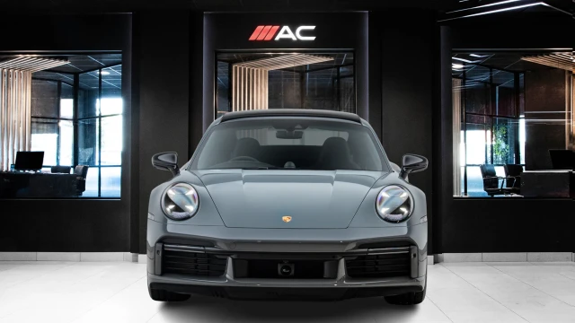 Porsche 911 Image 2